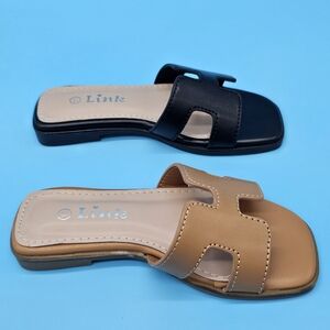 Link Kids Black and Tan Slide Sandals